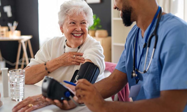 Medicare Advantage Plans: Costs, Coverage, and Benefits